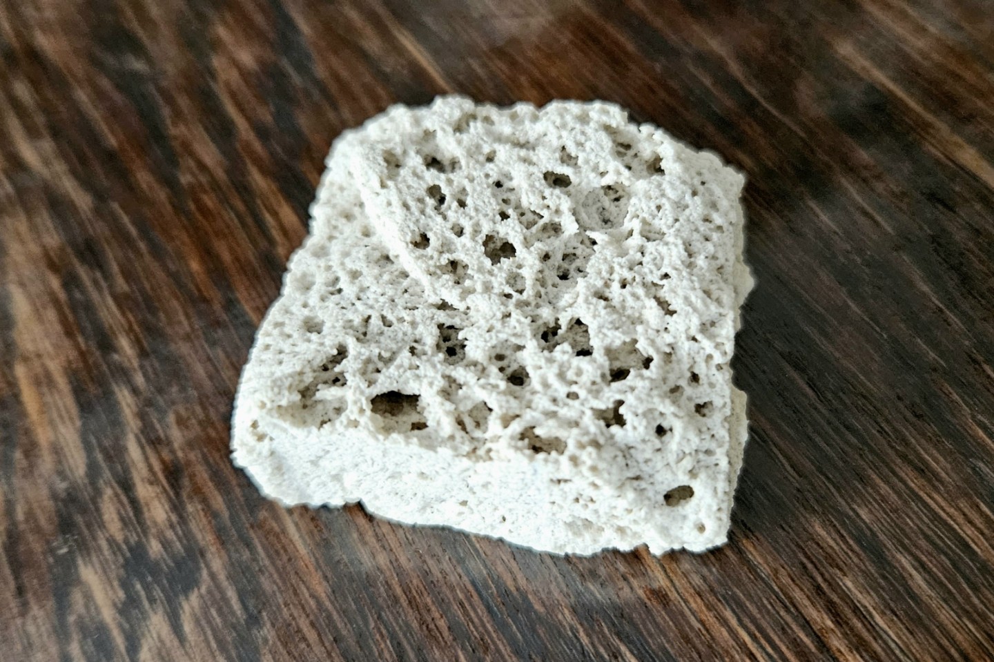 Mineralisierter fester »Porenstein«