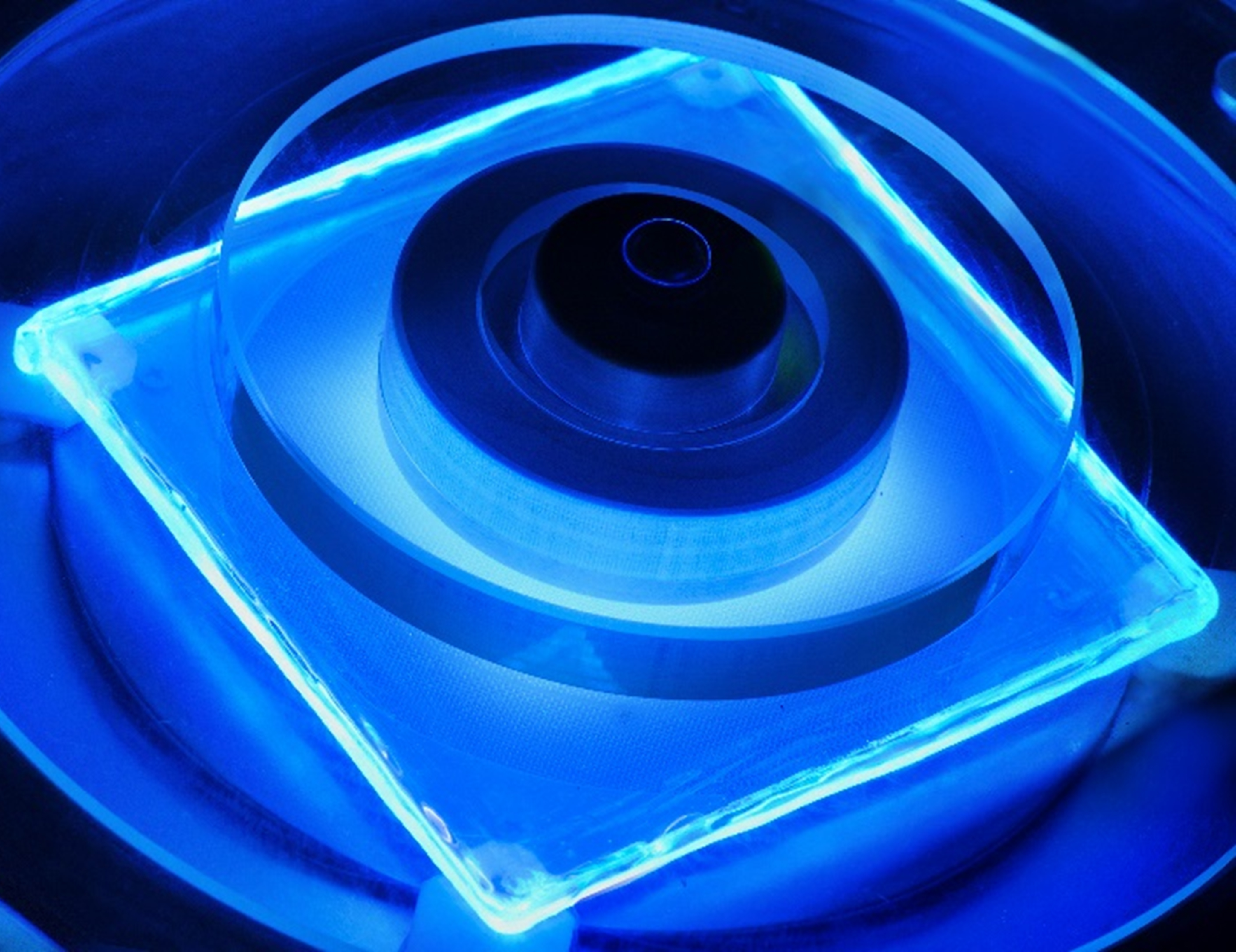 Demonstrator UV/Plasma-Kombinationsquelle Demonstrator UV/Plasma-Kombinationsquelle