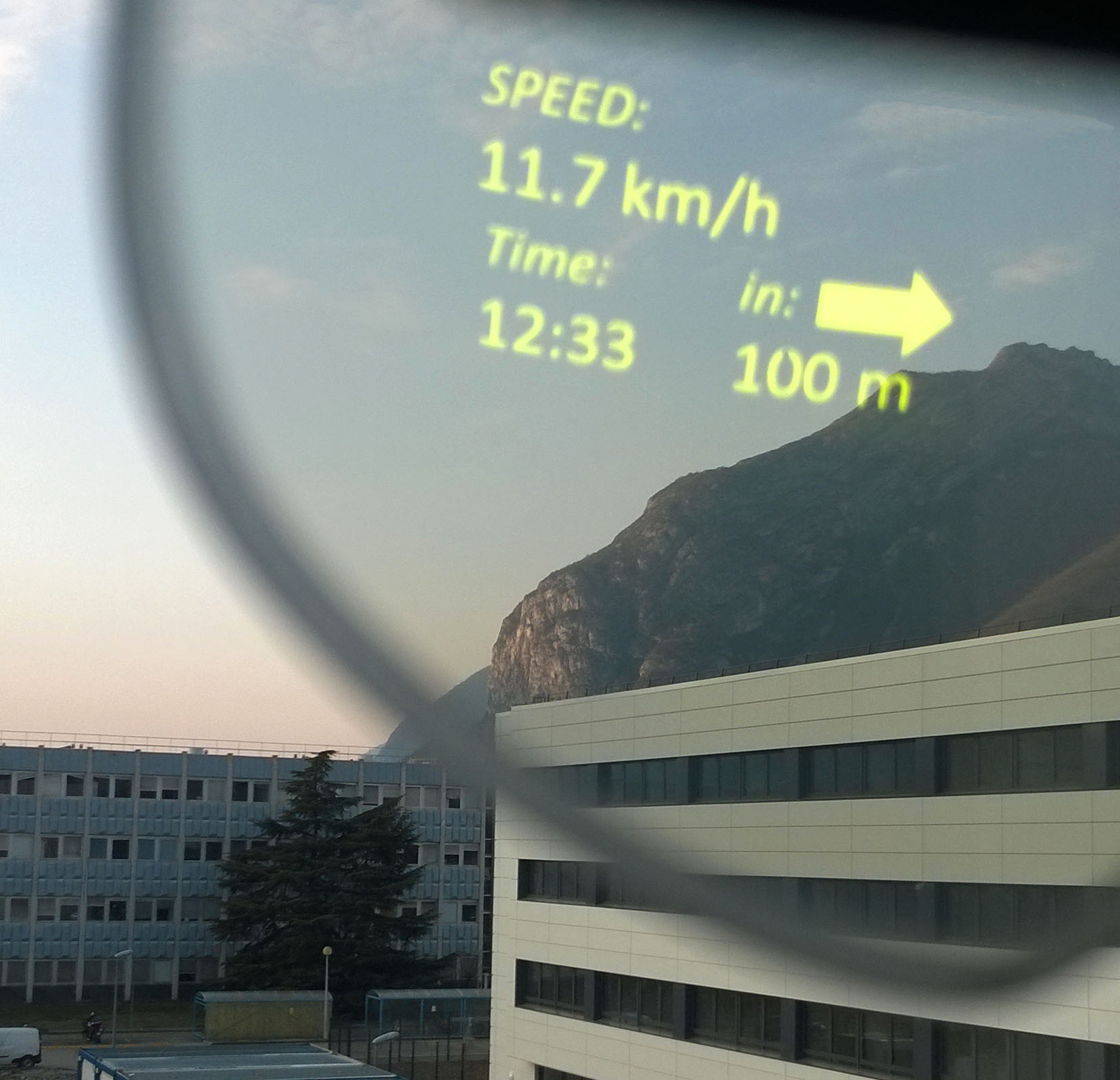 Incorporation of the ultra-low-power displays in data glasses Incorporation of the ultra-low-power displays in data glasses