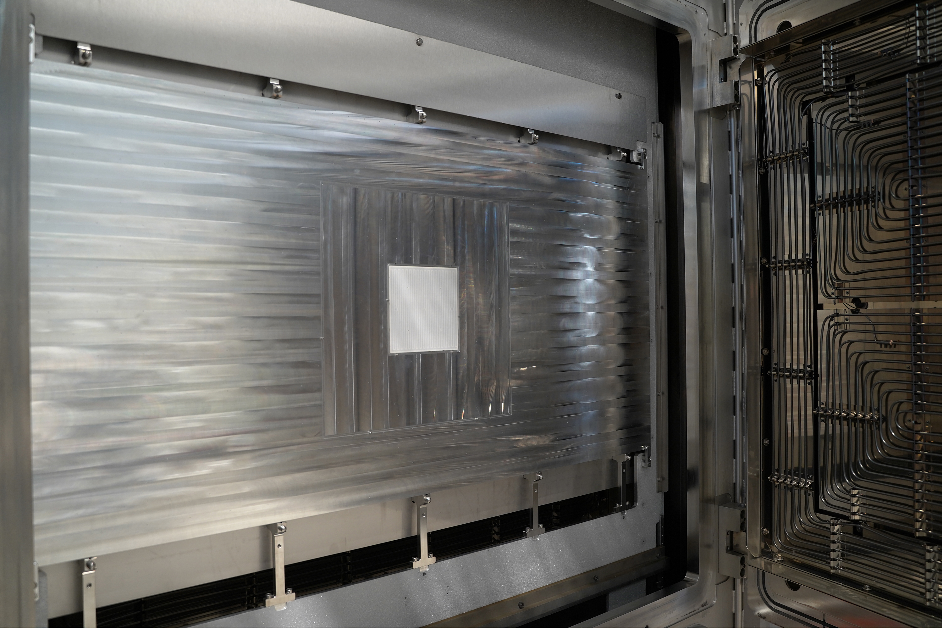 Example of an electrostatic chuck for fixing the ultra-thin glass during coating